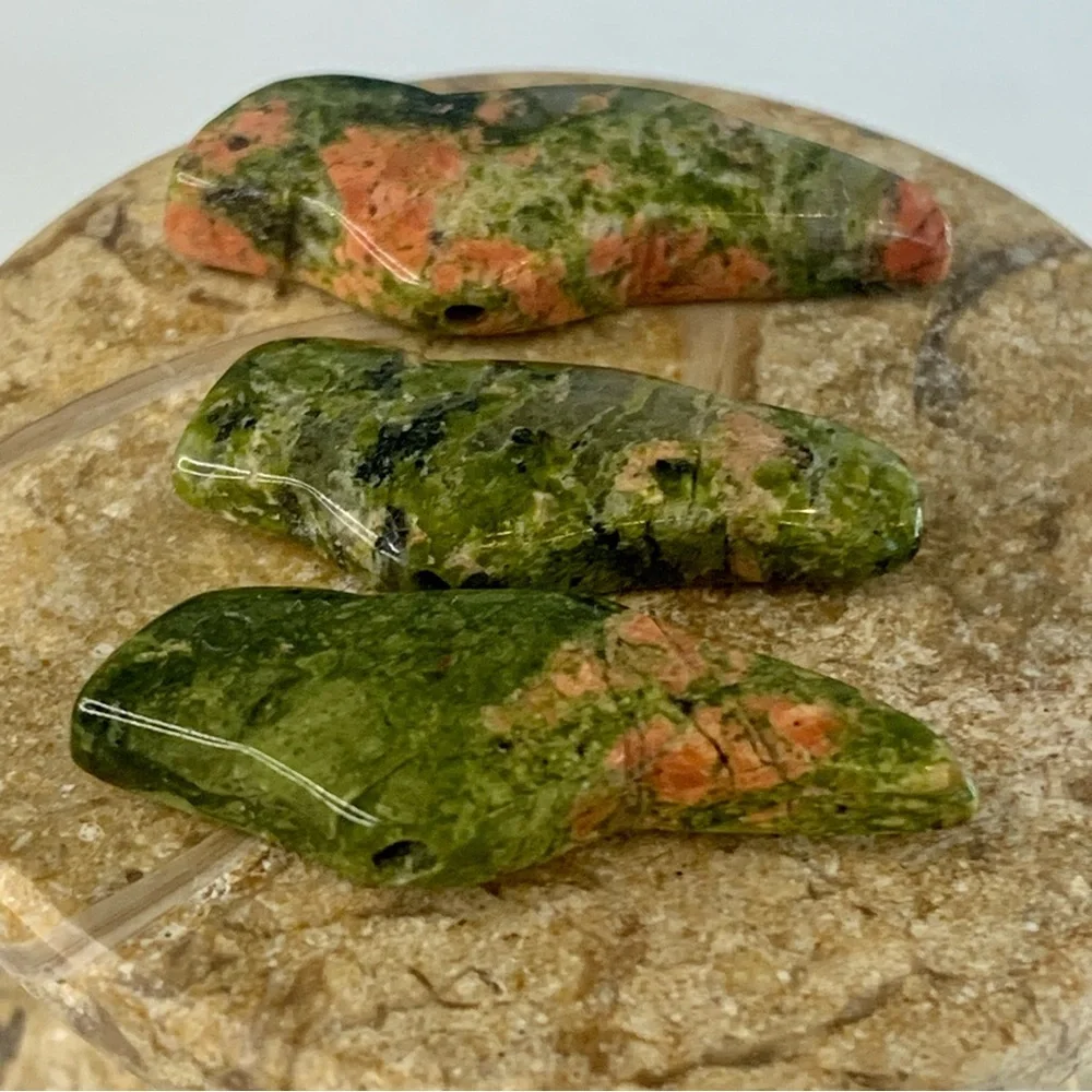3 Native American Style Carved Bird Fetish Animal Stone Beads Pink Green Unakite